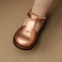 Klassisk Tullesko Med Udstanset Hjertemotiv