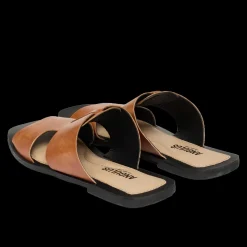 Sandal