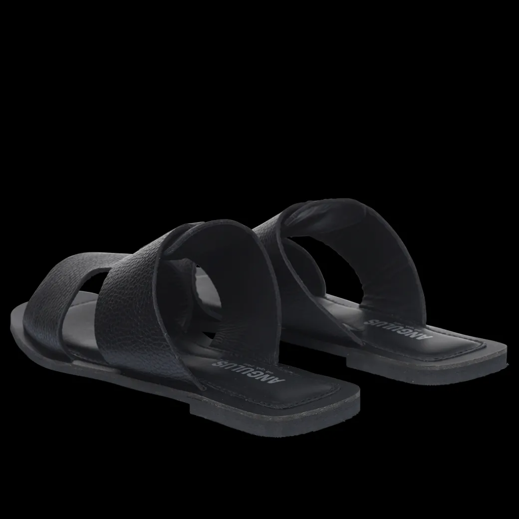 Sandal