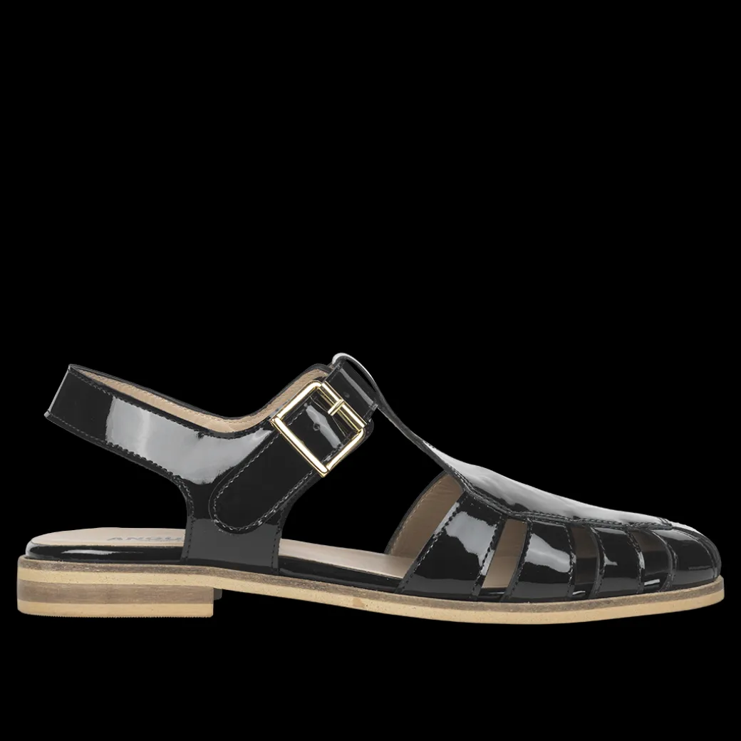 Sandal