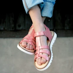 Sandal Med T-rem Og Velcrolukning