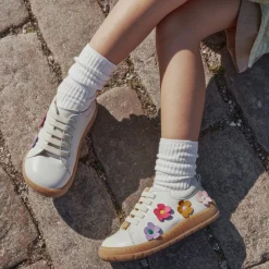 Sneaker Med Blomsterapplikationer