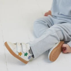 Sneaker Med Stjerneapplikationer Og Velcrolukning